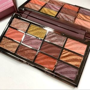 Ciaté Velvet Palette